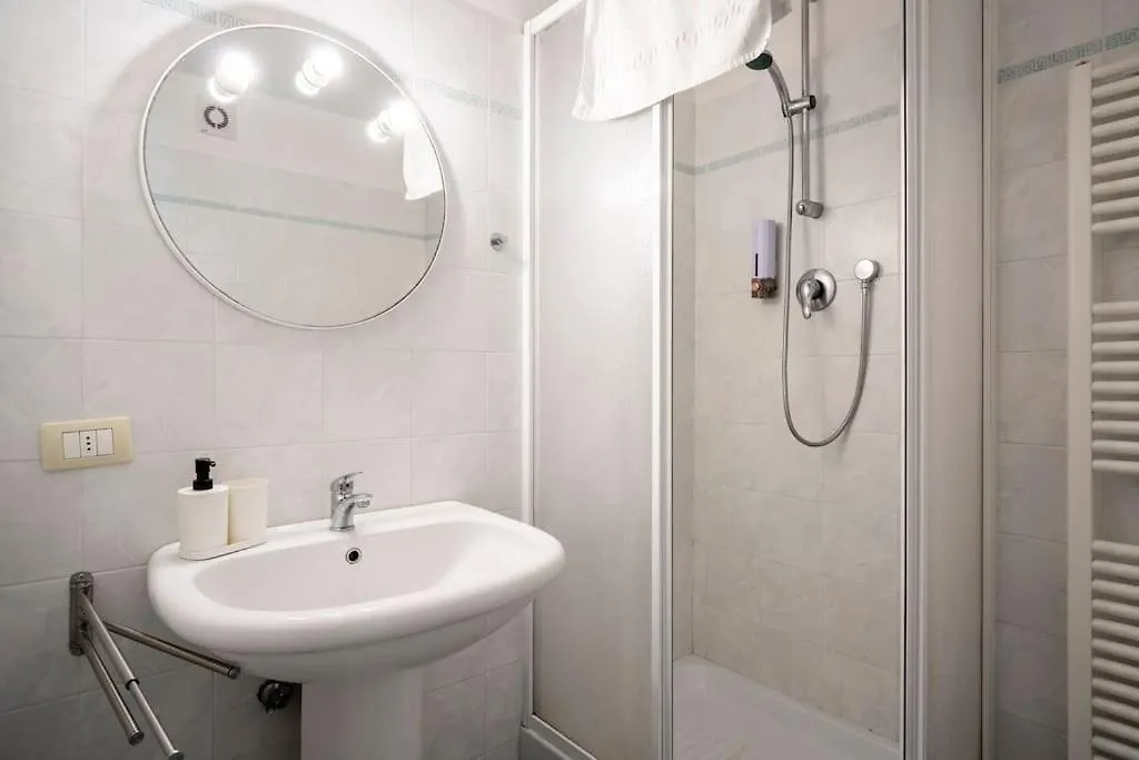 2 Min Stazione Rifredi - La Dimora Di Maggie Suite Florence Apartment